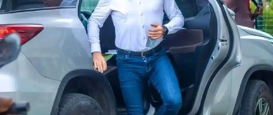 Marc Brys, l'entraîneur des Lions Indomptables, de retour à Yaoundé après sa tournée en Europe. 1 Marc Brys, l'entraîneur des Lions Indomptables, de retour à Yaoundé après sa tournée en Europe.