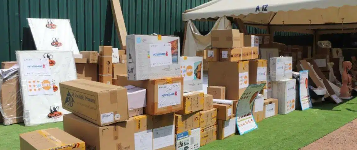 Le Cameroun et l'UNFPA Renforcent la Formation des Sages-Femmes avec de Nouveaux Équipements Médicaux