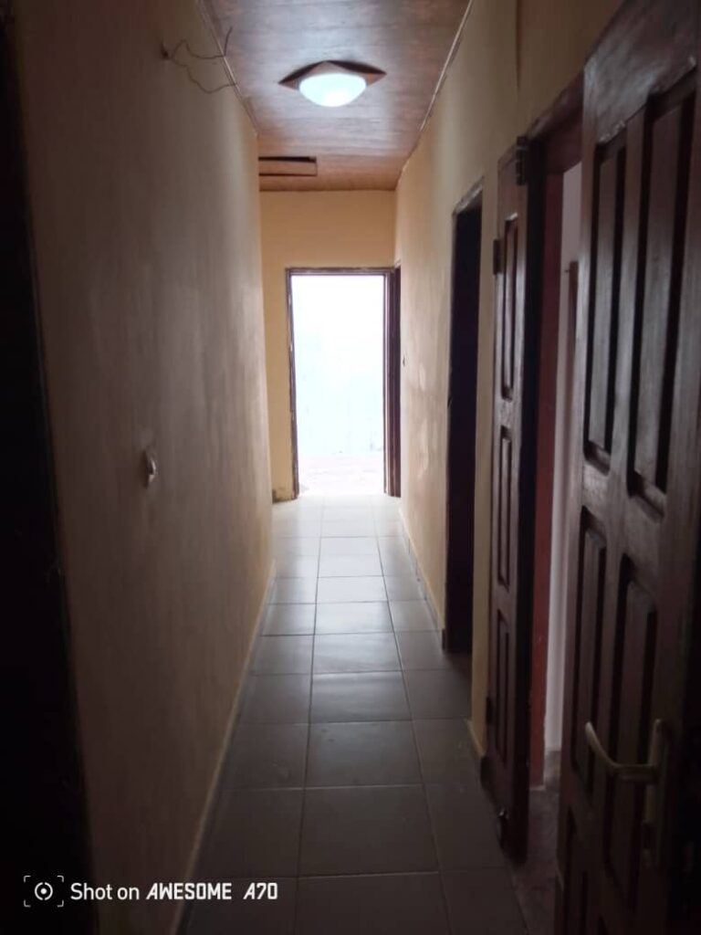 Appartement à Louer à Ndogbassi - Entrée Promesse - 100 000 f cfa 6 Appartement à Louer à Ndogbassi - Entrée Promesse - 100 000 f cfa