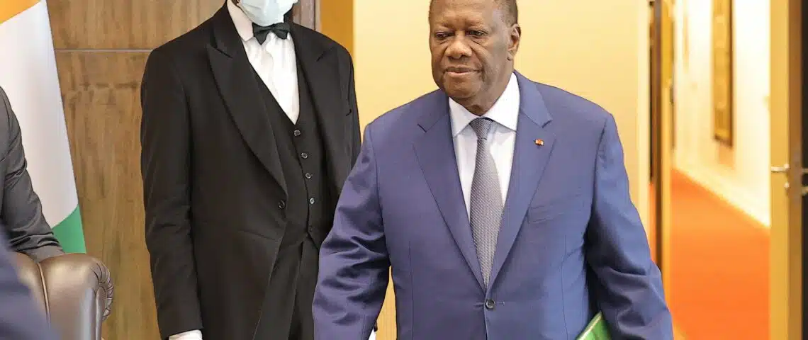 Alassane Ouattara annonce le retrait des forces françaises de Côte d’Ivoire