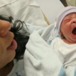 Comment l&rsquo;Eau de Gombo Peut Aider à Accélérer l&rsquo;Accouchement