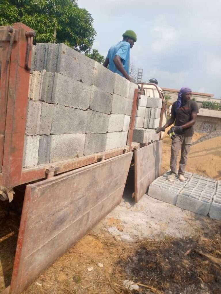 Parpaings de qualité à des prix imbattables ! 4 Parpaings de qualité à des prix imbattables !