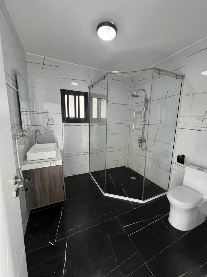 APPARTEMENTS HAUT STANDING À DOUALA 1ᵉʳ / GRAND MALL