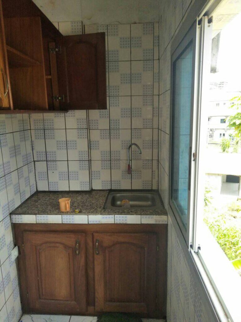 Studio à louer Kotto 55000 par mois - 2 mois de caution