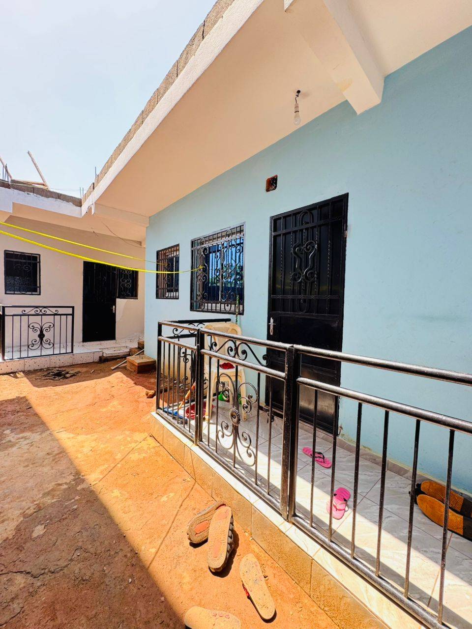 01 VASTE STUDIO MODERNE A LOUER À JOUVENCE