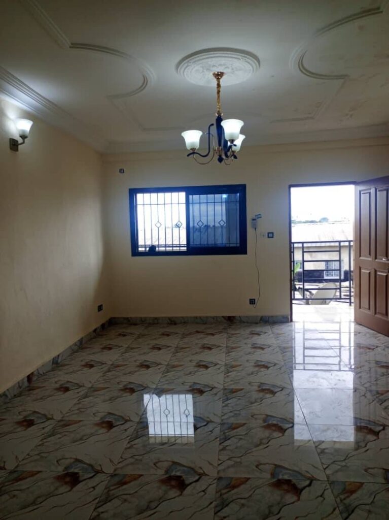 Studio à louer, Logbaba - 50m du goudron