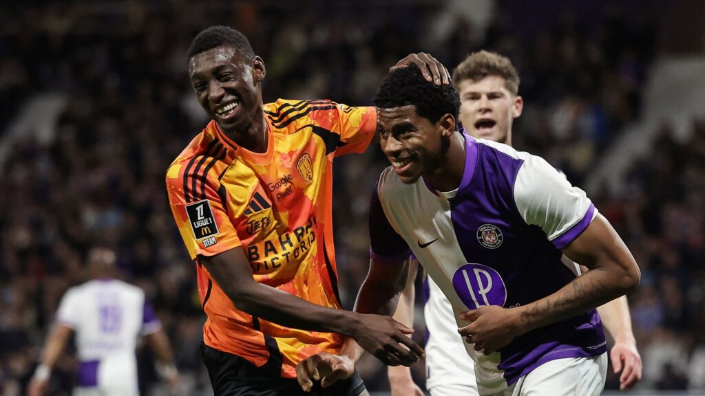 Toulouse arrache le nul in extremis contre le Paris FC : un point qui ne satisfait personne